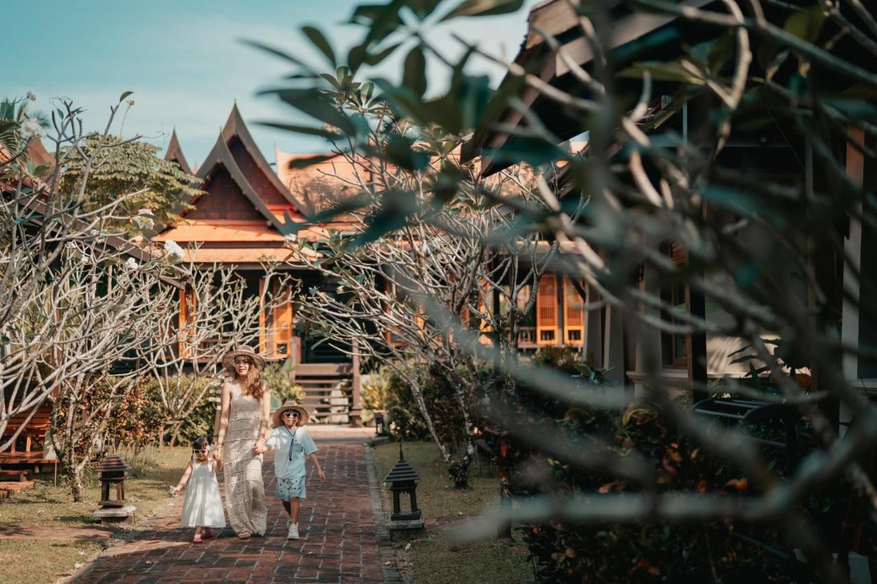 Khaolak Bhandari &